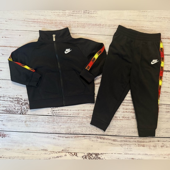 Nike Tracksuit Black Red Yellow 2 Pc Baby Toddler Boys 18m - Picture 1 of 1